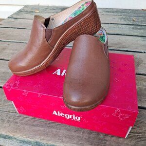 Brand New Women's Alegria Sereniti Clog size 38